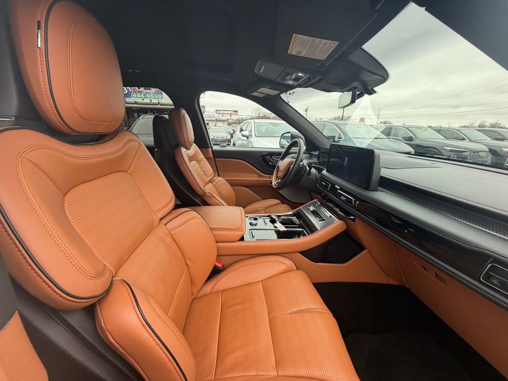 Used 2025 Lincoln Aviator Black Label image 22