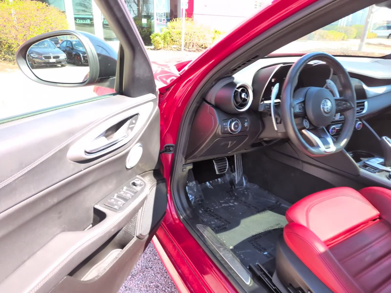 Used 2024 Alfa Romeo Giulia Veloce AWD/4WD image 23