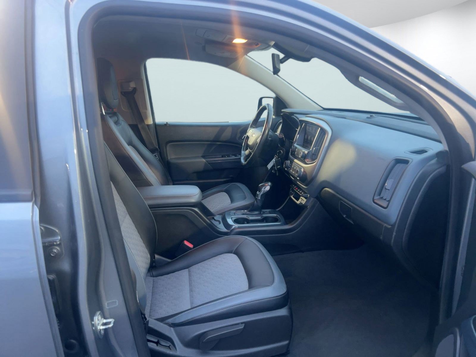 Used 2022 Chevrolet Colorado Z71 image 25