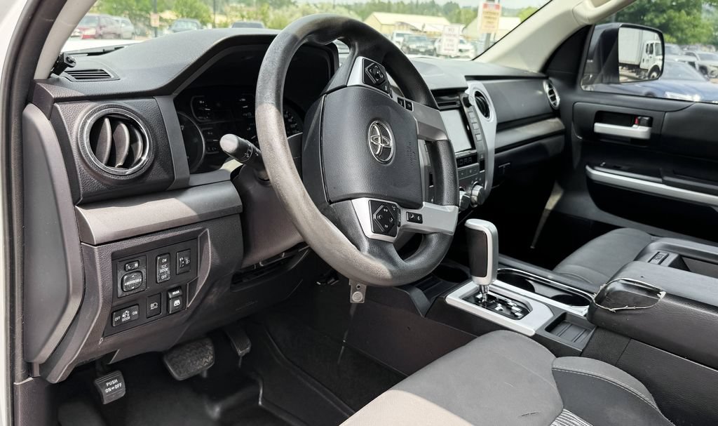 Used 2018 Toyota Tundra SR5 w/ SR5 Upgrade Package AWD/4WD image 15