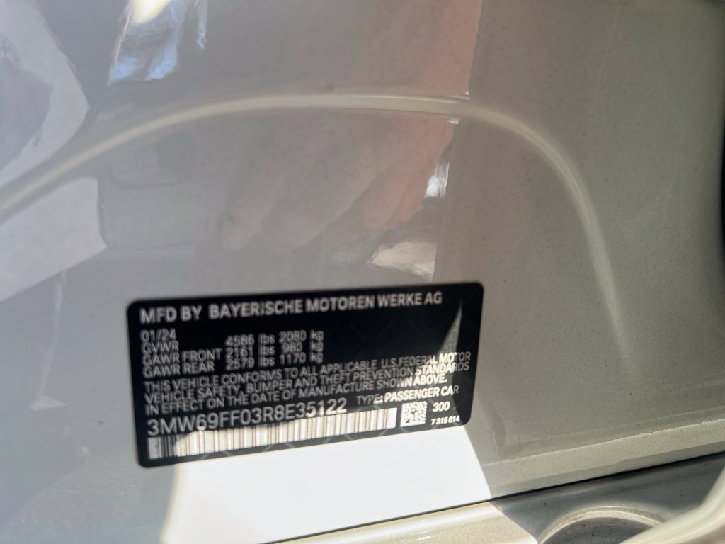 Used 2024 BMW 330i Sedan w/ Convenience Package RWD image 17