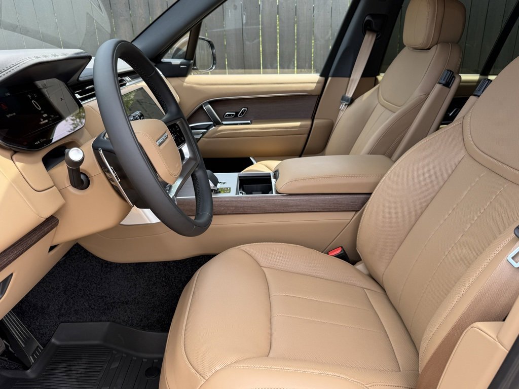 New 2025 Land Rover Range Rover SE image 11