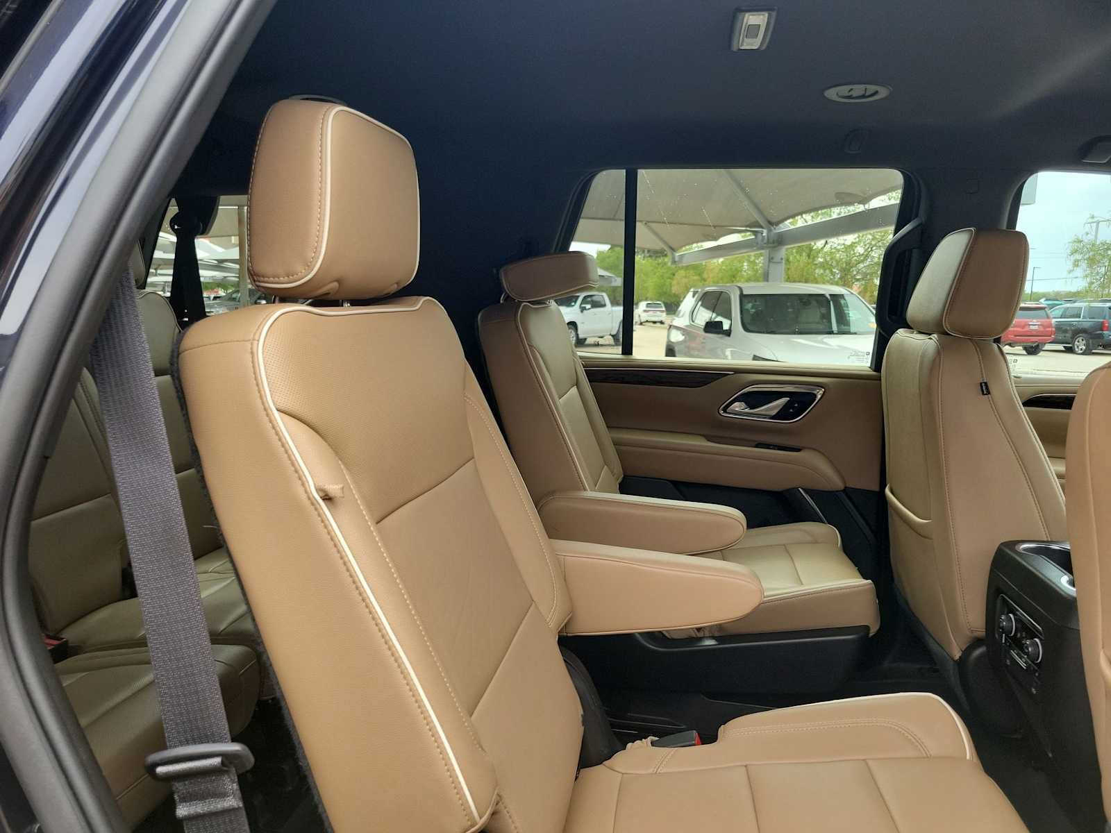 Used 2022 Chevrolet Tahoe Premier w/ Texas Edition RWD image 17