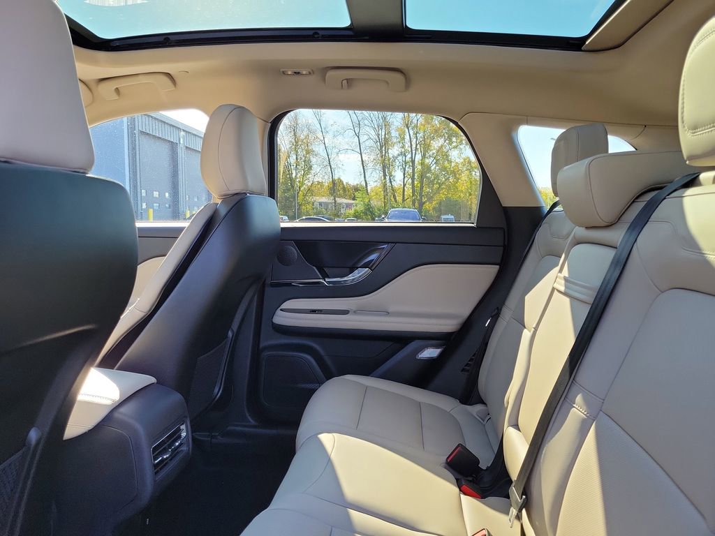 New 2026 Lincoln Corsair Premiere image 13