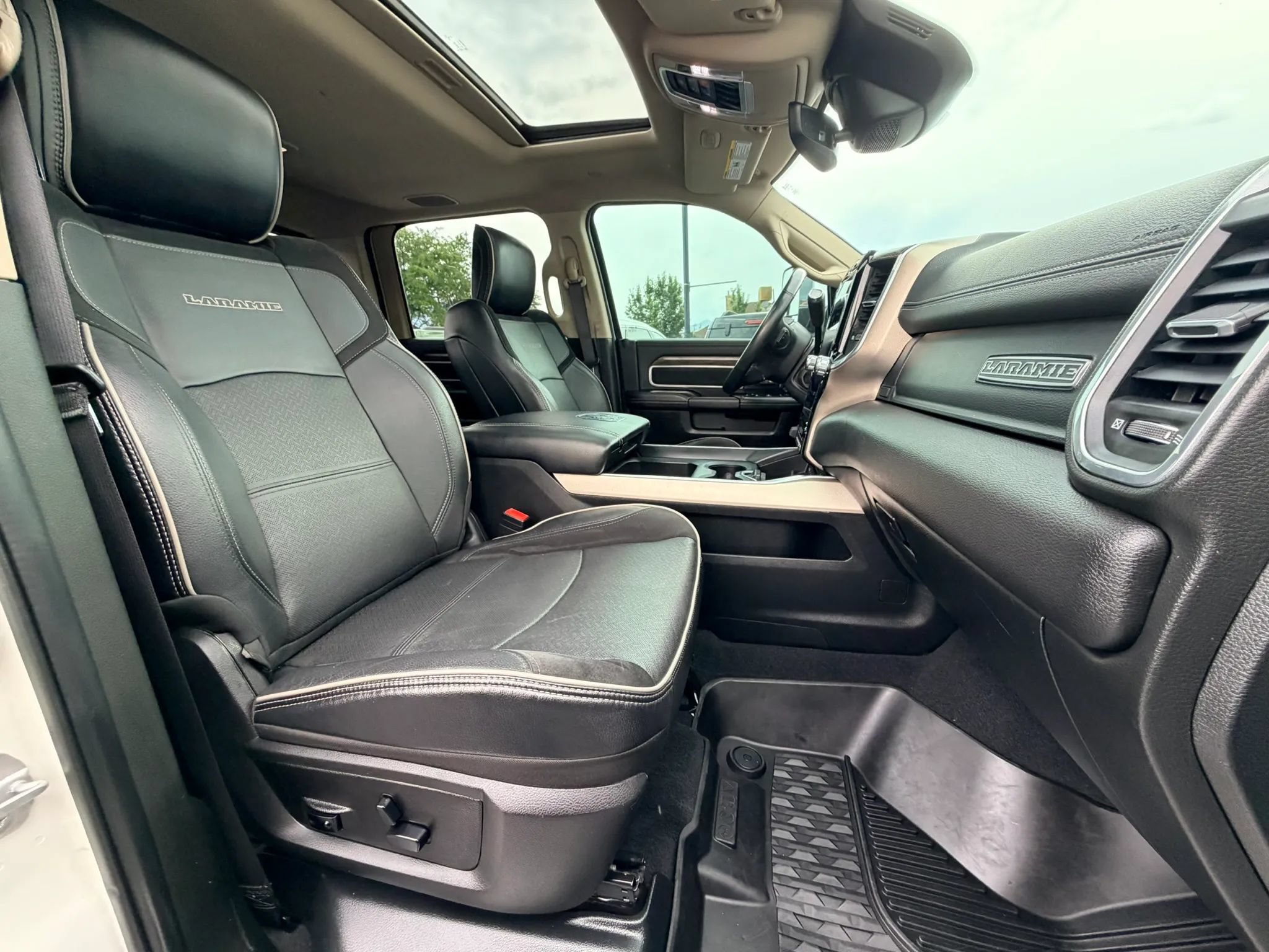 Used 2019 RAM 3500 Laramie AWD/4WD image 25
