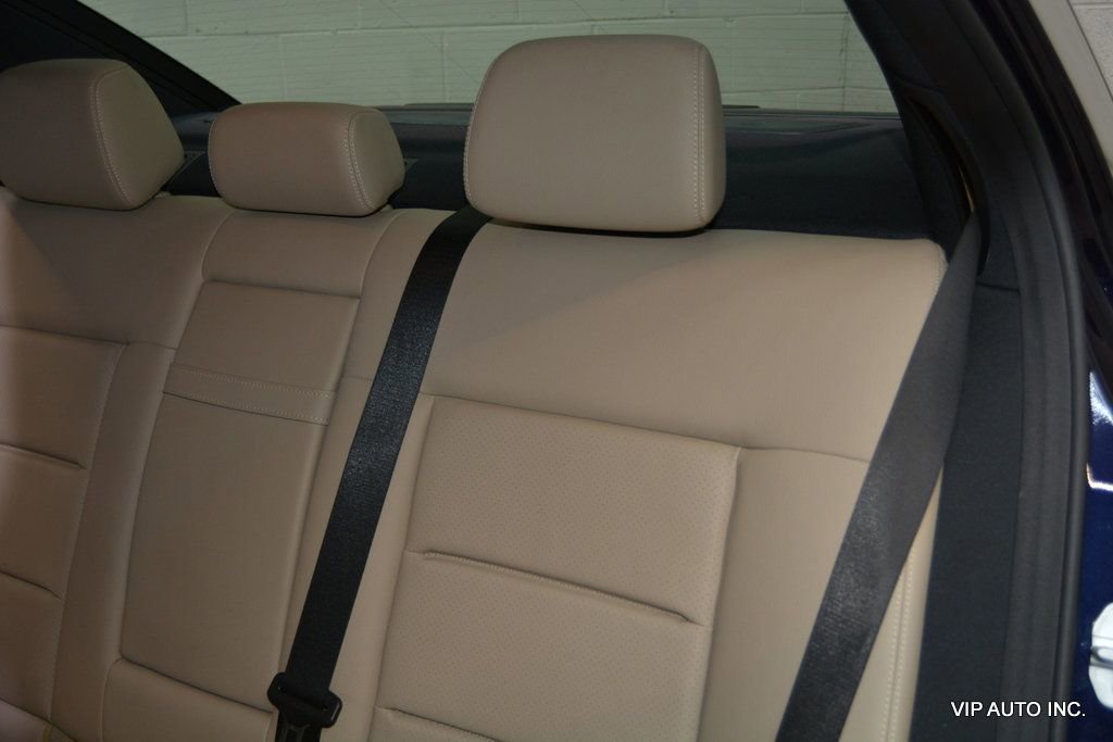 Used 2010 Mercedes-Benz E 350 4MATIC Sedan image 23