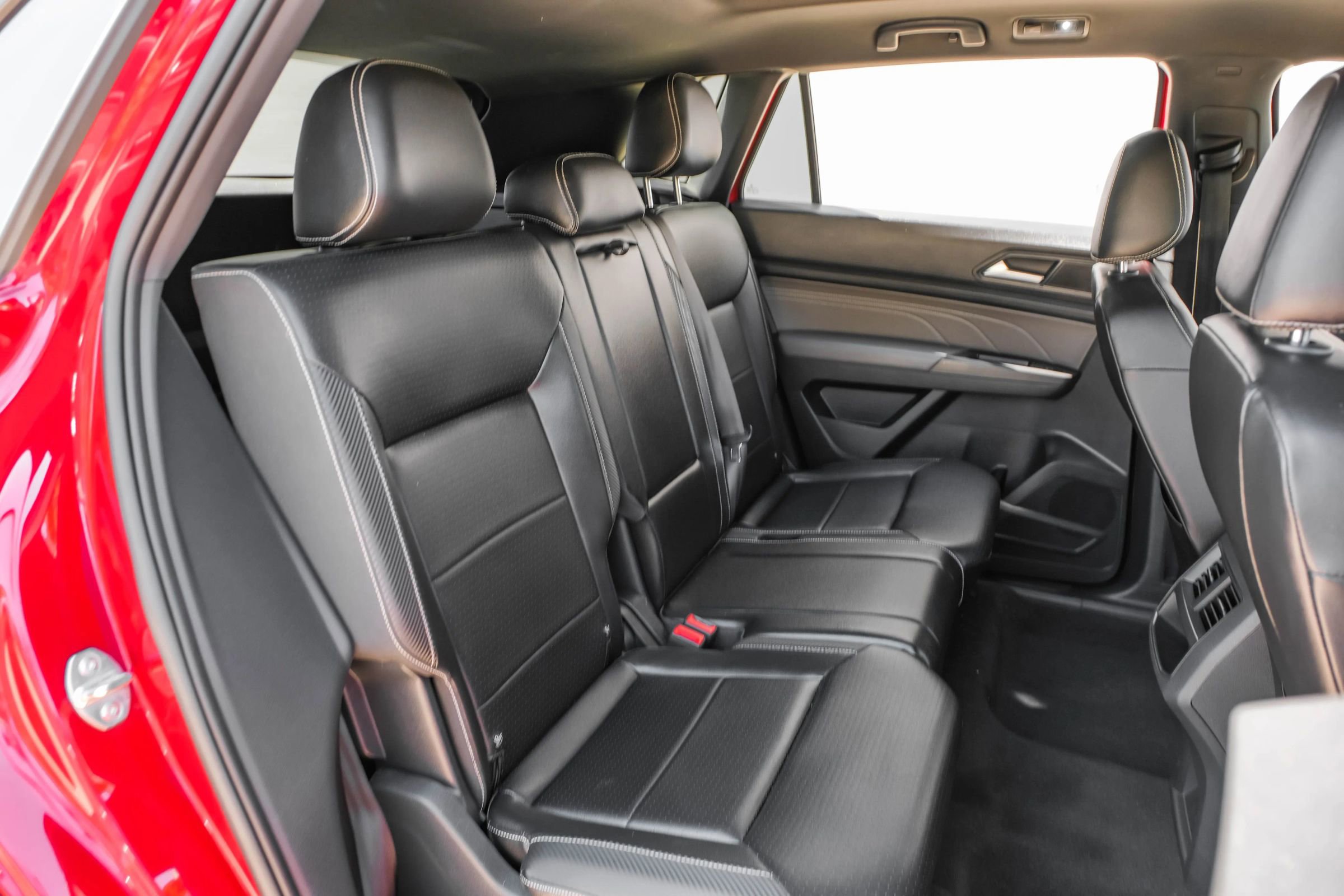 Used 2022 Volkswagen Atlas Cross Sport SE w/ Panoramic Sunroof Package image 34