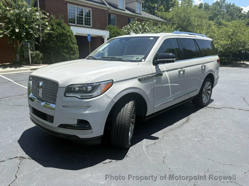 Used 2022 Lincoln Navigator Reserve AWD/4WD image 2