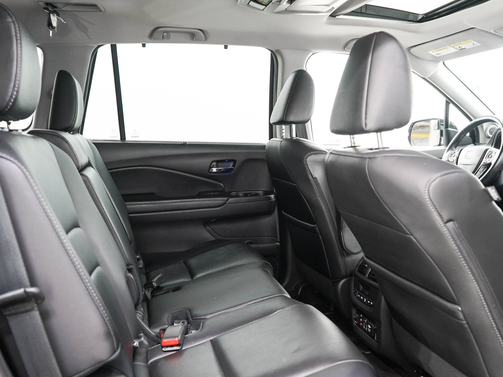 Used 2017 Honda Pilot Touring image 14