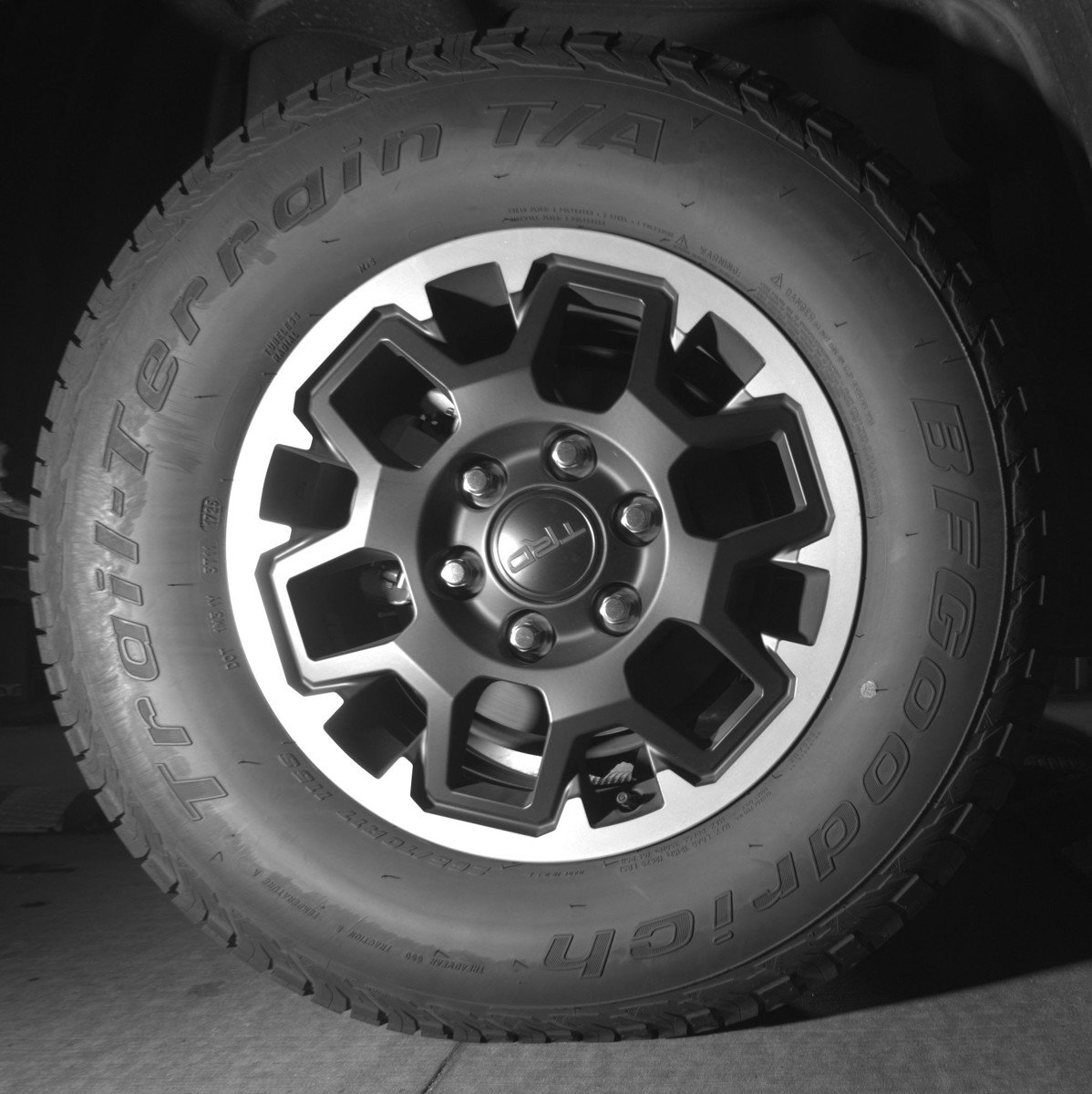 Used 2025 Toyota Tacoma TRD Off-Road image 15