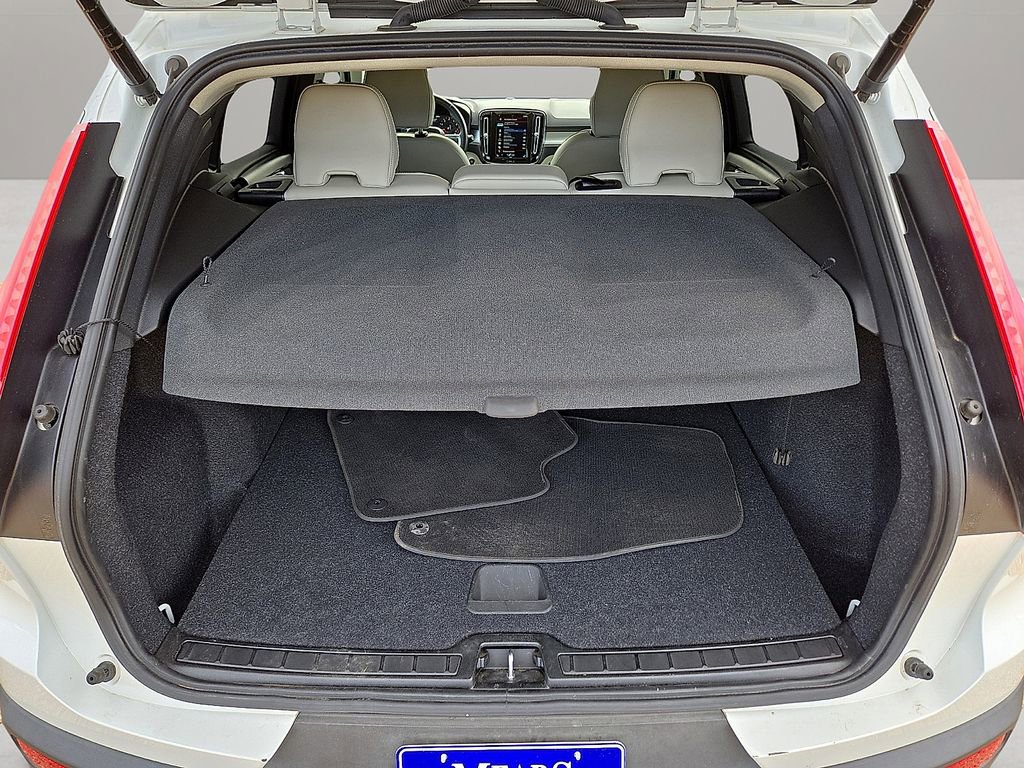 Certified 2021 Volvo XC40 T5 Momentum image 14