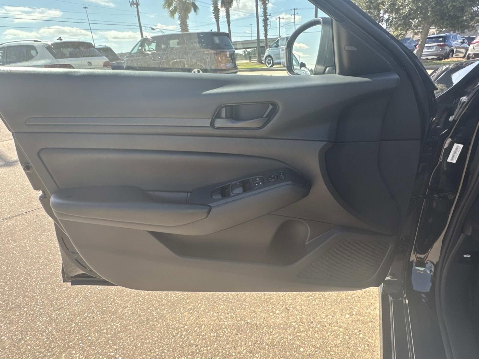 Used 2024 Nissan Altima 2.5 S FWD image 19