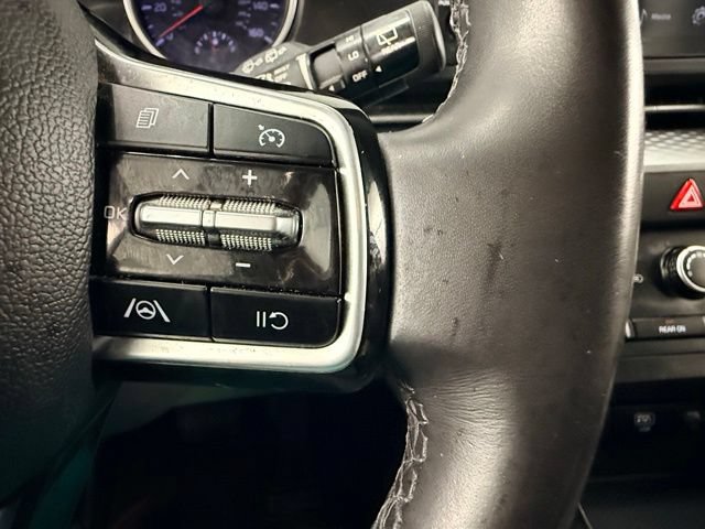Used 2023 Kia Carnival LX FWD image 30