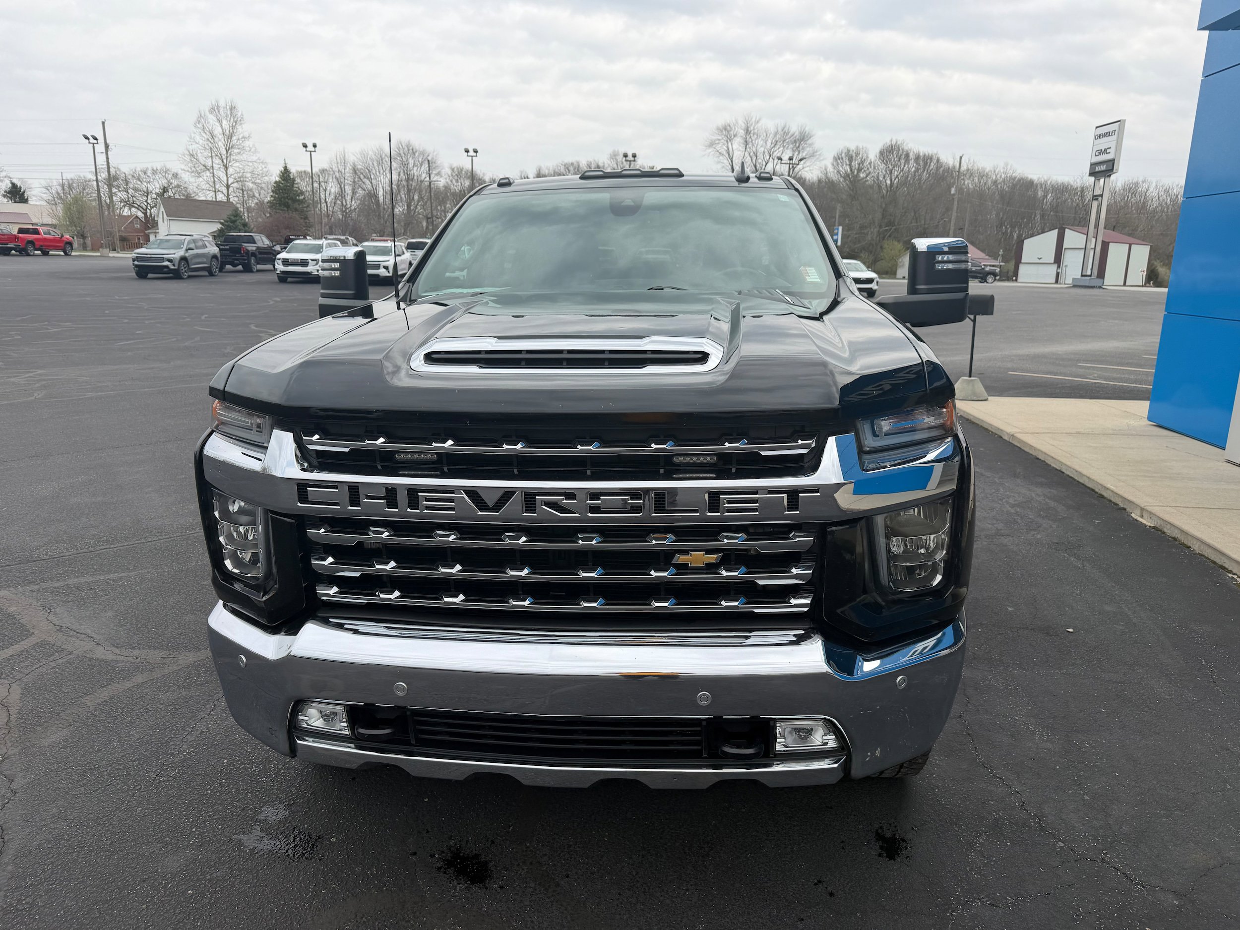 Used 2020 Chevrolet Silverado 3500 LTZ w/ LTZ Plus Package AWD/4WD image 13