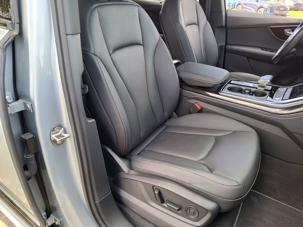 Certified 2025 Audi Q7 3.0T Premium Plus w/ Premium Plus Package image 33