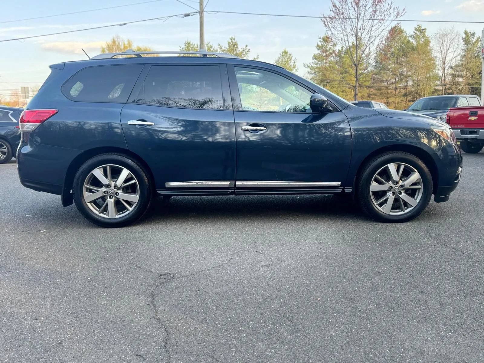Used 2014 Nissan Pathfinder Platinum w/ Platinum Premium Package AWD/4WD image 8