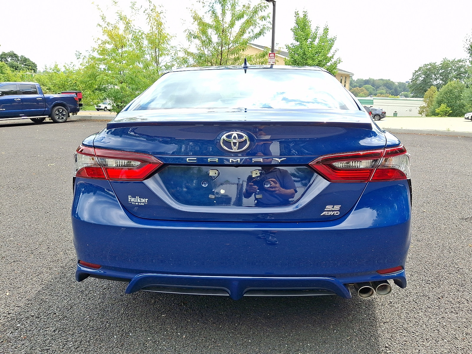 Used 2024 Toyota Camry SE AWD/4WD image 5