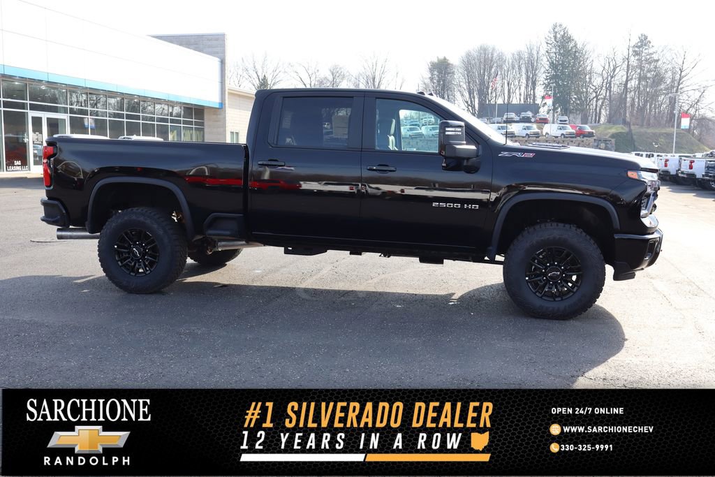 Used 2025 Chevrolet Silverado 2500 ZR2 w/ Technology Package image 1