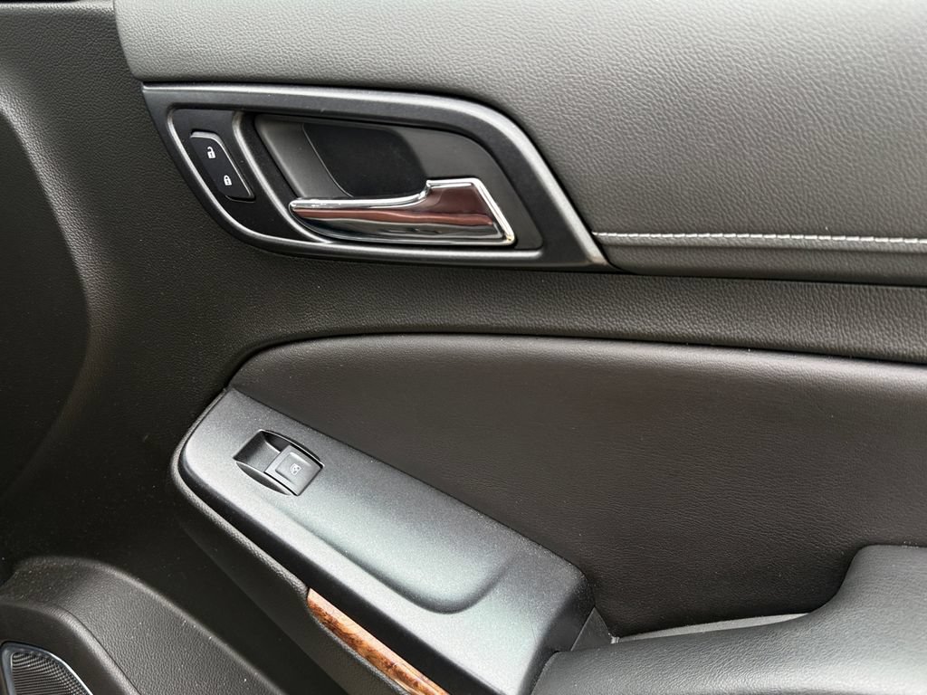 Used 2019 Chevrolet Tahoe Premier w/ Premier Plus Edition AWD/4WD image 44