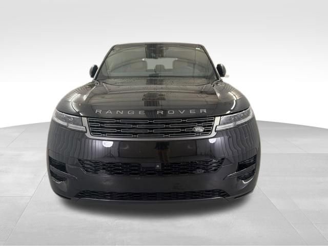 Used 2024 Land Rover Range Rover Sport SE image 2