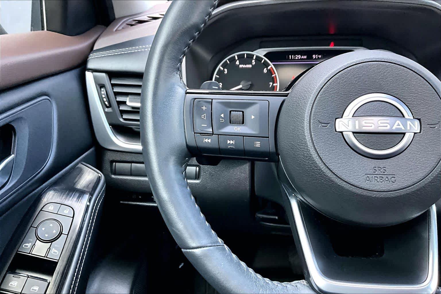 Used 2023 Nissan Rogue SV w/ SV Premium B Package FWD image 24