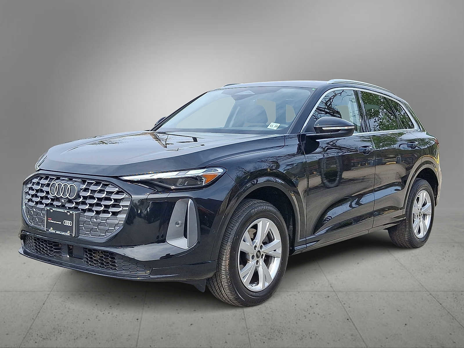 Certified 2025 Audi Q5 Premium AWD/4WD image 1
