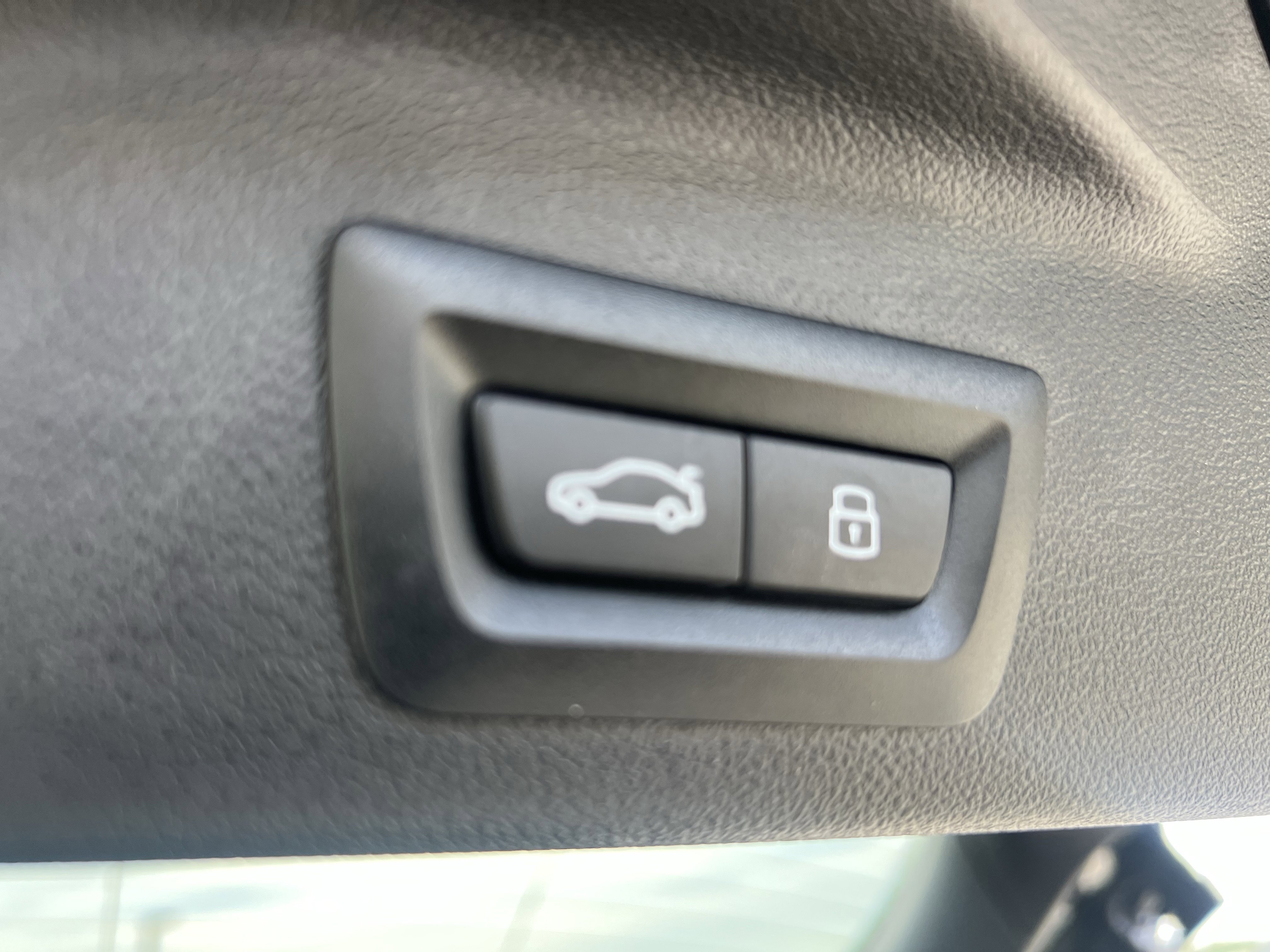 Used 2024 BMW X5 xDrive40i w/ M Sport Package image 37