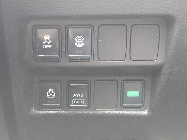 Used 2018 Nissan Rogue Sport SL w/ SL Premium Package image 26