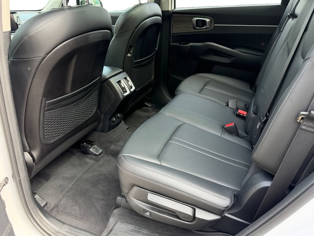 Certified 2023 Kia Sorento S w/ Panoramic Sunroof Package AWD/4WD image 13