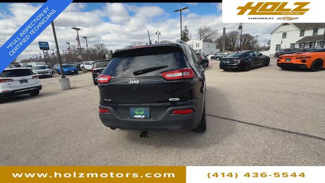 Used 2017 Jeep Cherokee Latitude w/ Cold Weather Group image 8