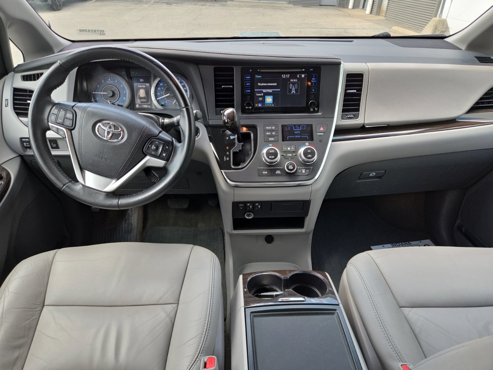 Used 2017 Toyota Sienna XLE FWD image 19