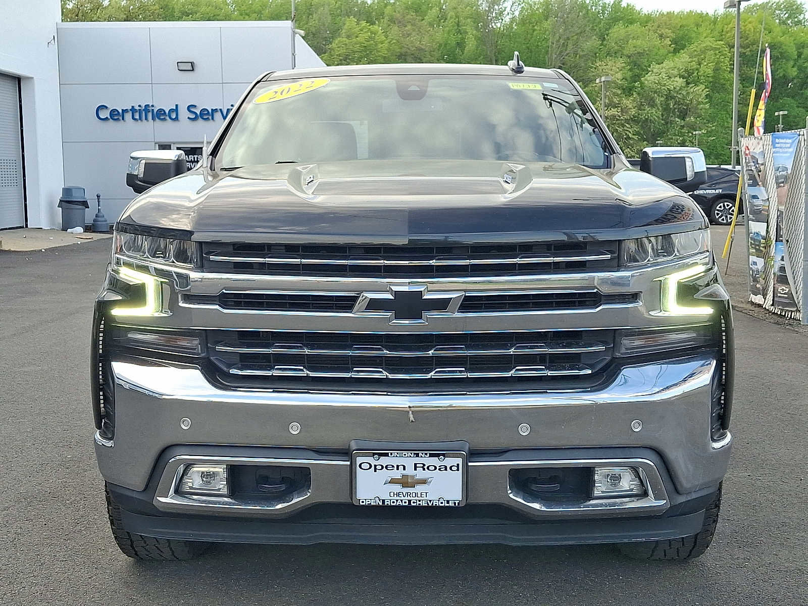Used 2022 Chevrolet Silverado 1500 LTZ w/ LTZ Premium Package AWD/4WD image 2