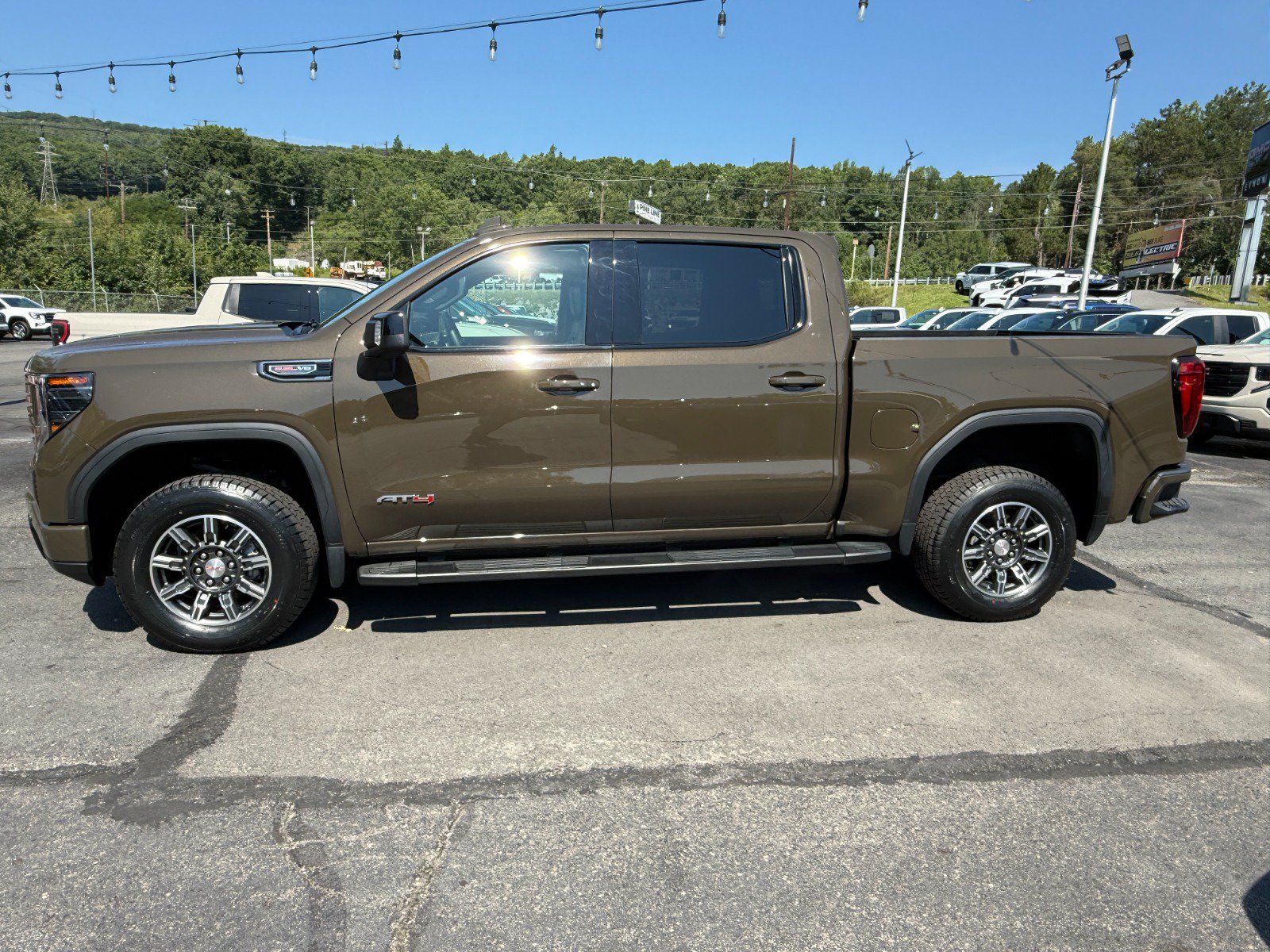 Certified 2024 GMC Sierra 1500 AT4 w/ AT4 Preferred Package AWD/4WD image 2