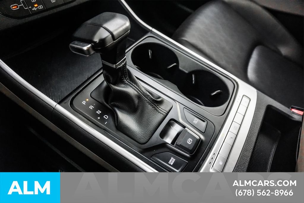 Used 2025 Kia Carnival FWD image 44
