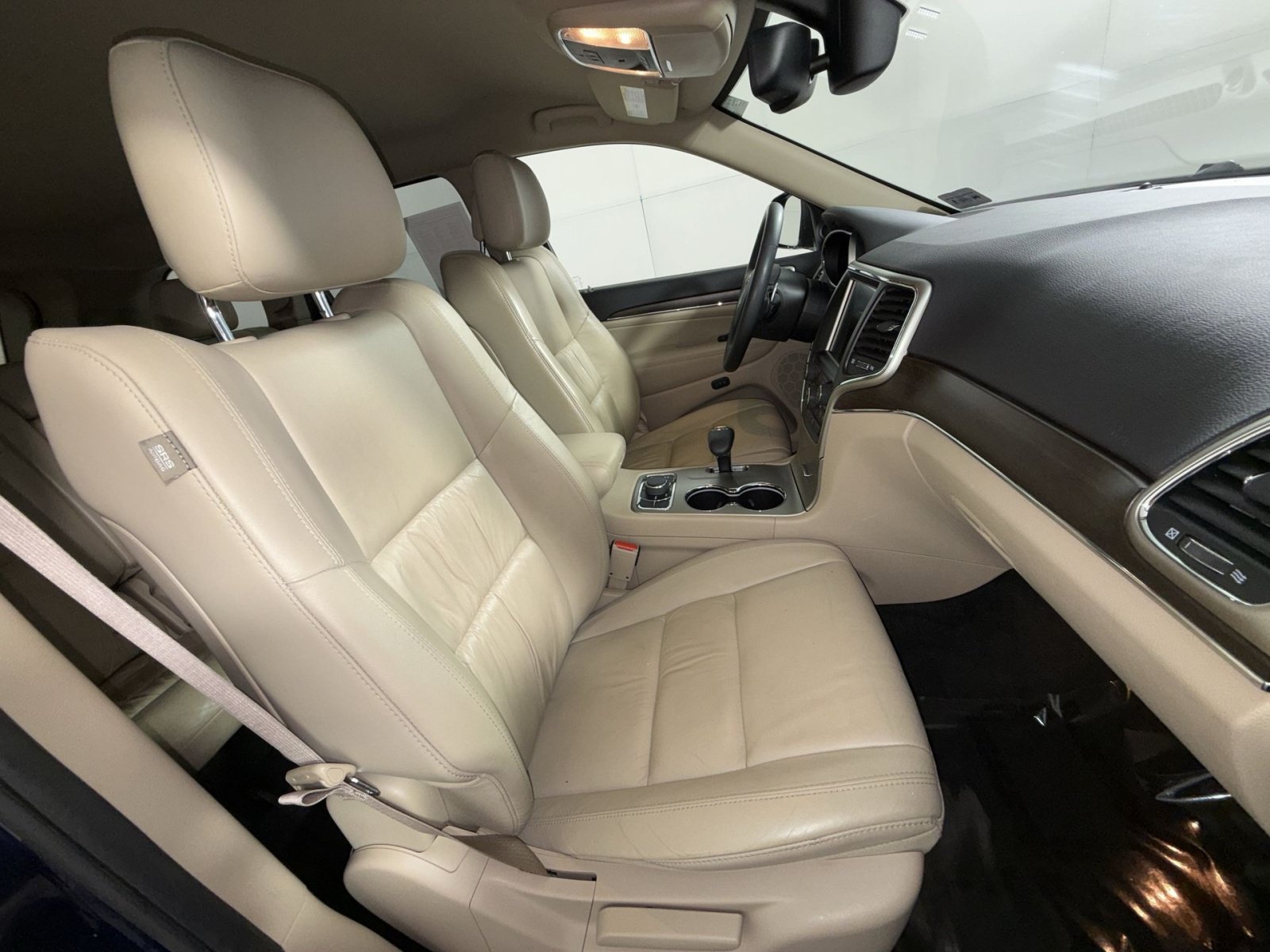 Used 2015 Jeep Grand Cherokee Limited AWD/4WD image 26