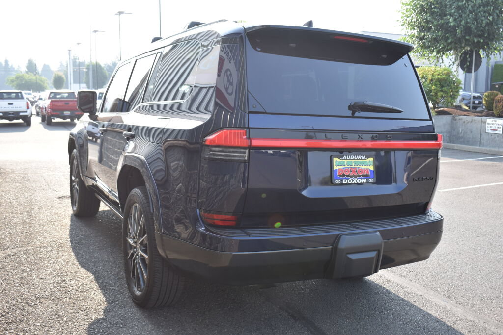 Used 2024 Lexus GX 550 w/ Cold Area Package AWD/4WD image 8