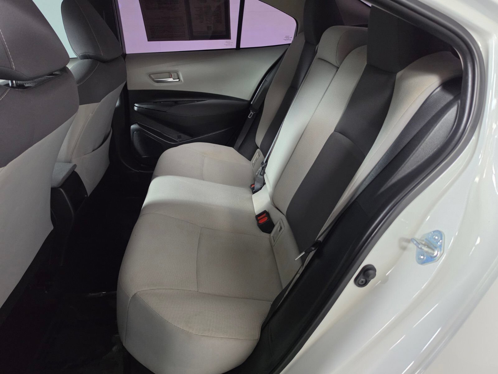 Used 2021 Toyota Corolla LE w/ LE Convenience Package FWD image 15