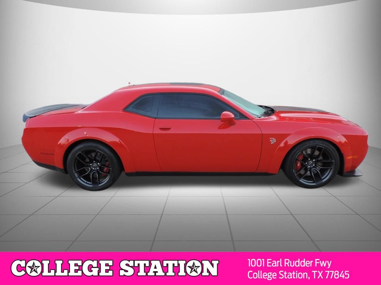 Used 2019 Dodge Challenger SRT Hellcat RWD image 3
