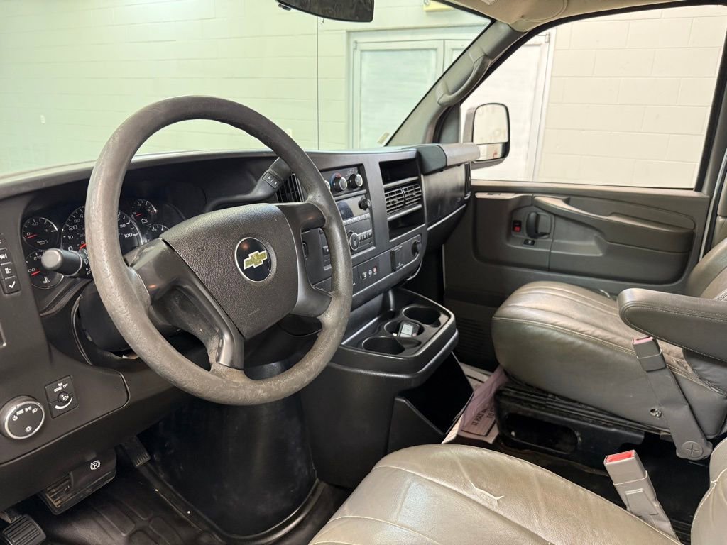 Used 2015 Chevrolet Express 2500 image 14