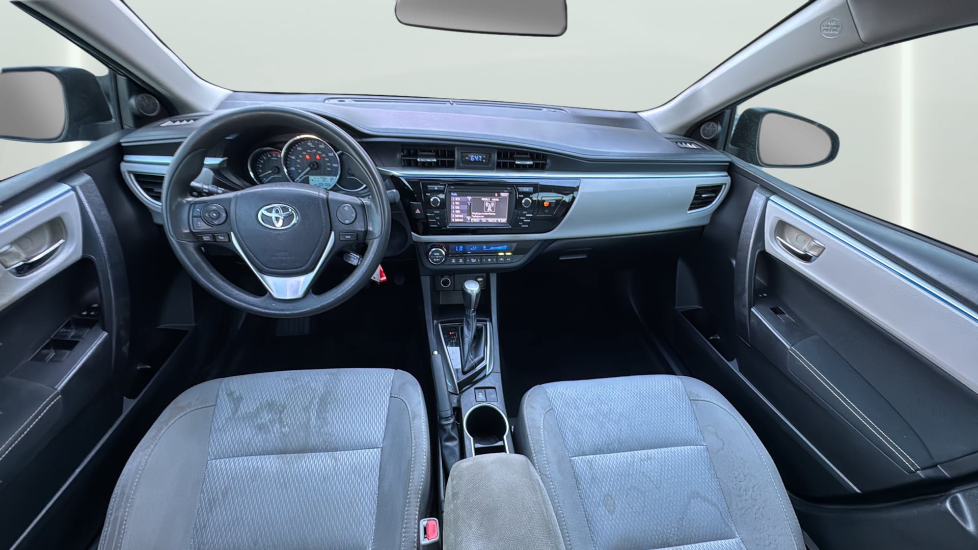 Used 2016 Toyota Corolla LE FWD image 30