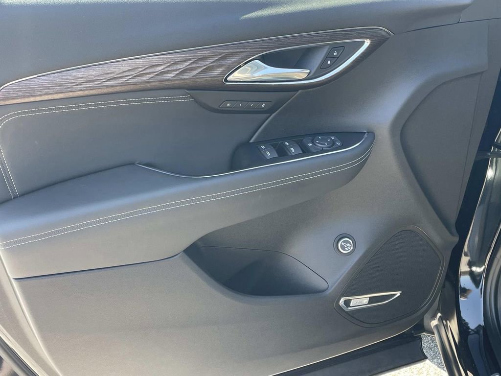 Used 2023 Buick Envision Avenir image 15