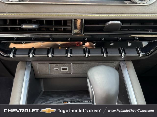 Used 2024 Chevrolet Colorado ZR2 w/ ZR2 Convenience Package III AWD/4WD image 23