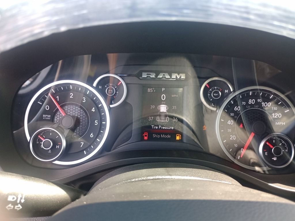 New 2026 RAM 1500 4x4 Crew Cab image 16