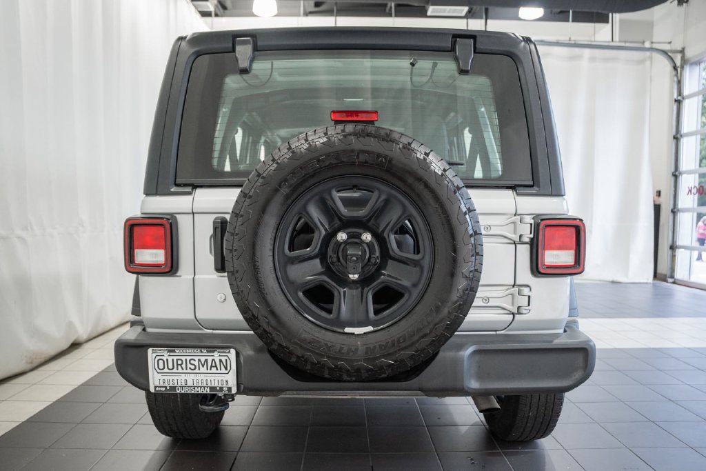 Used 2024 Jeep Wrangler Unlimited Sport AWD/4WD image 5