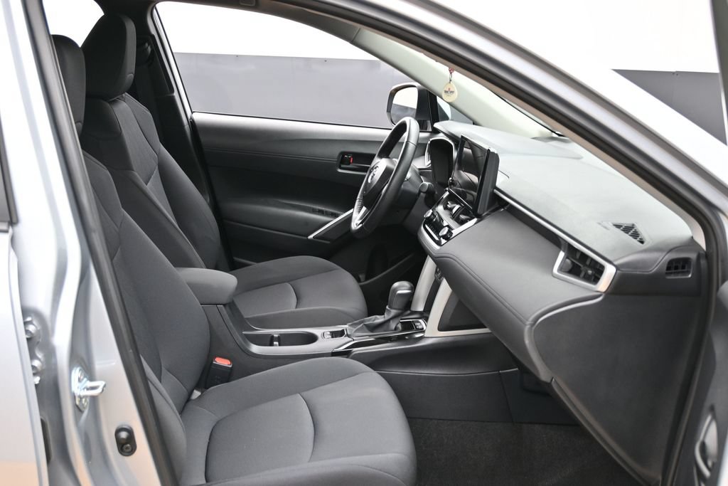 Used 2024 Toyota Corolla Cross LE AWD/4WD image 33