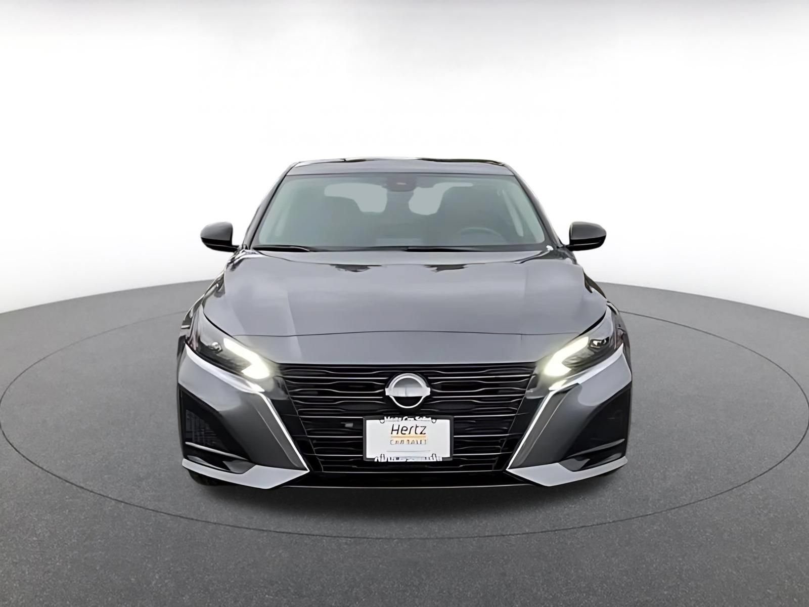 Used 2025 Nissan Altima 2.5 SV FWD image 4