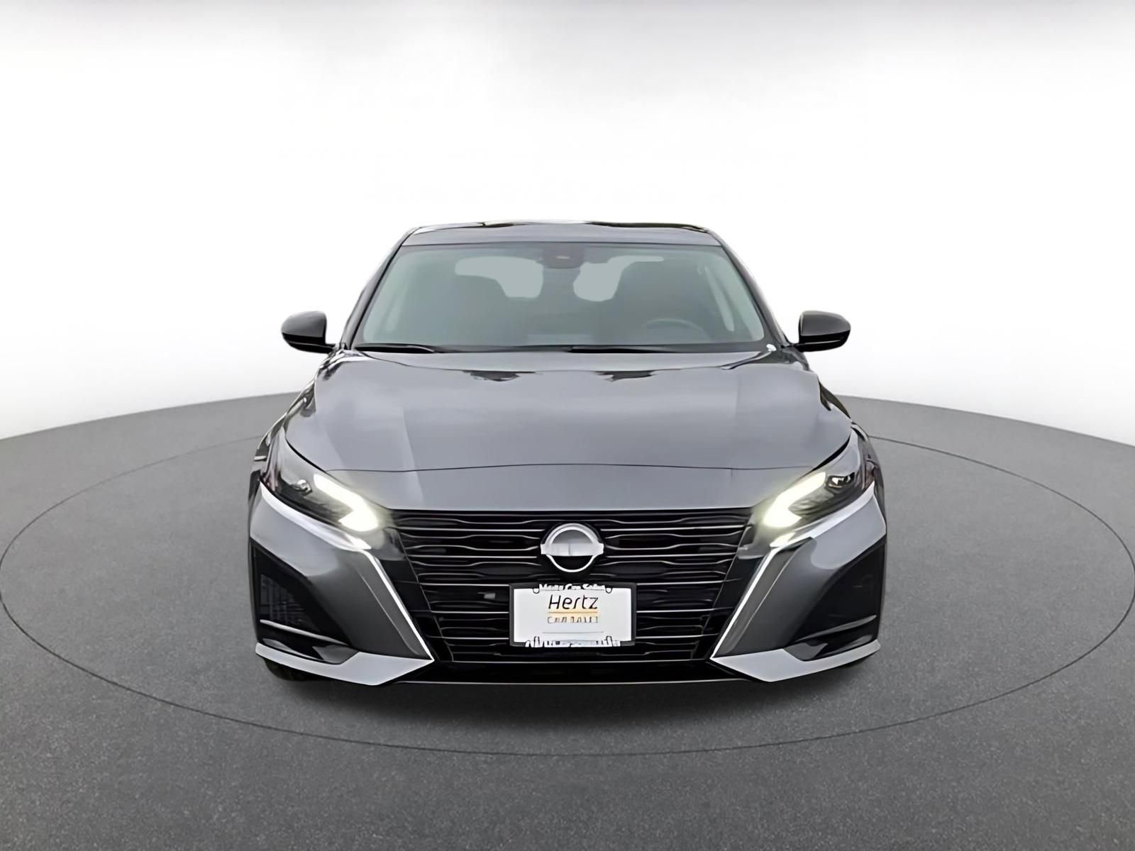 Used 2025 Nissan Altima 2.5 SV FWD image 4