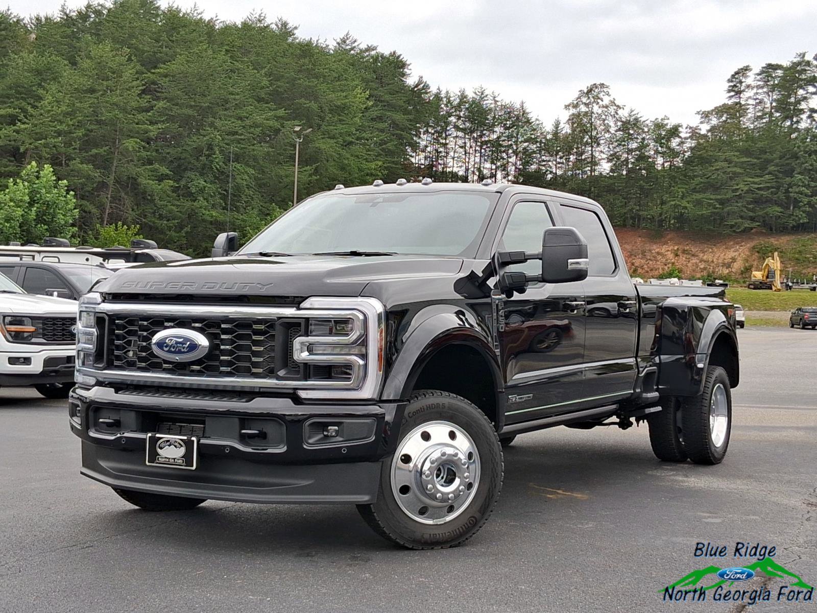 New 2025 Ford F450 Platinum w/ FX4 Off-Road Package