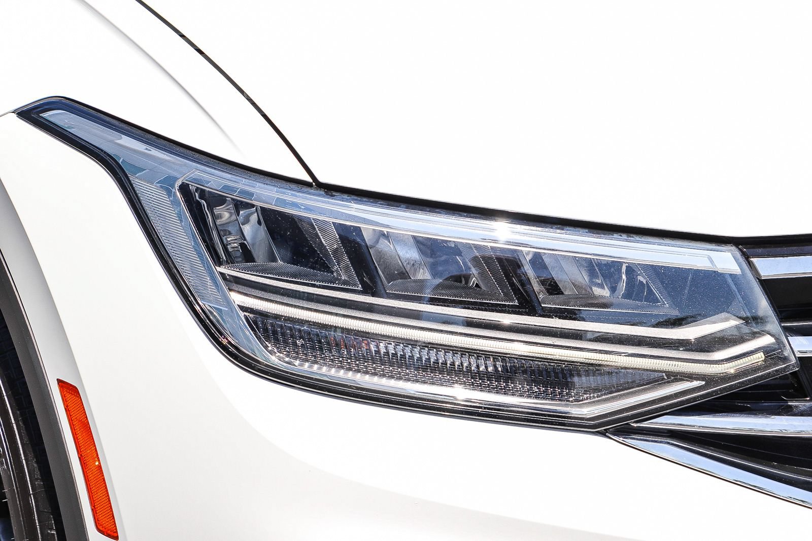 Certified 2022 Volkswagen Tiguan SE FWD image 5