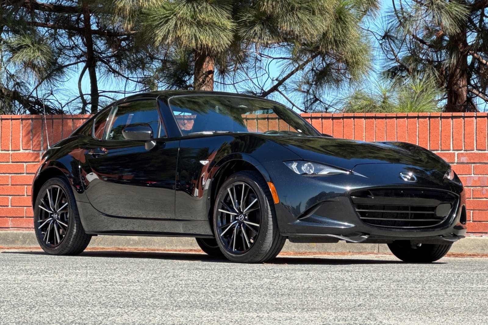 Used 2025 MAZDA MX-5 Miata RF Grand Touring RWD image 10
